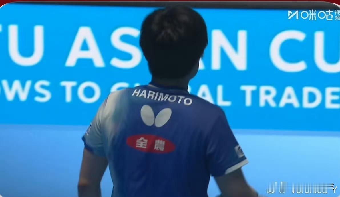 王楚钦夺冠：有谁注意到张本蔫了的样子比赛过程叫得震天响的张本，在输球的那一刻