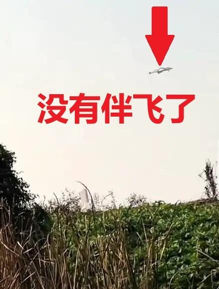 歼36曝出最新画面，一个细节让美军惊出冷汗：中方不按常理出牌！社交平台X上出