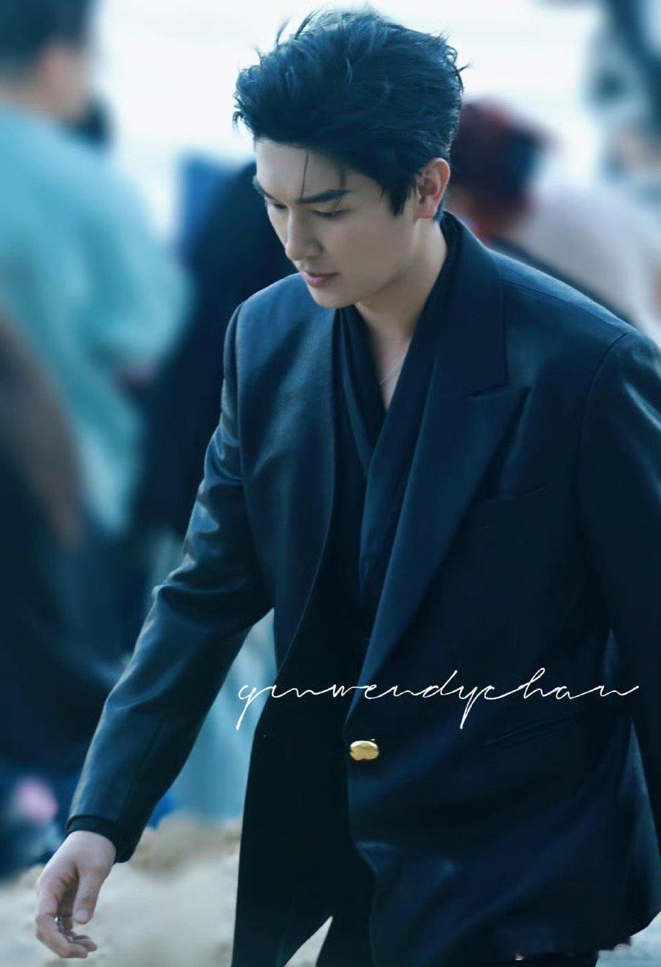 杨旭文红毯造型被识别AI从古装到现代，从角色到本人，杨旭文始终保持着高水准的颜值