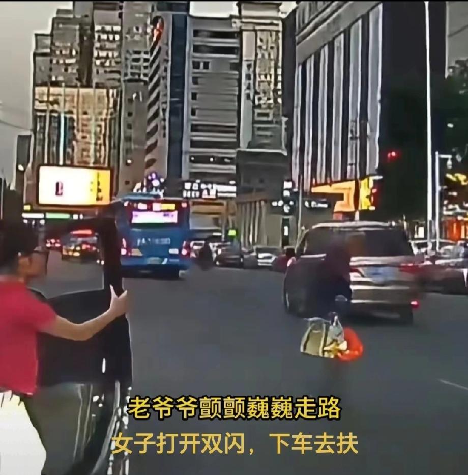 这一巴掌扇掉了姑娘一辈子的善良，也扇掉了所有人对善良的定义!​9月12号晚上甘