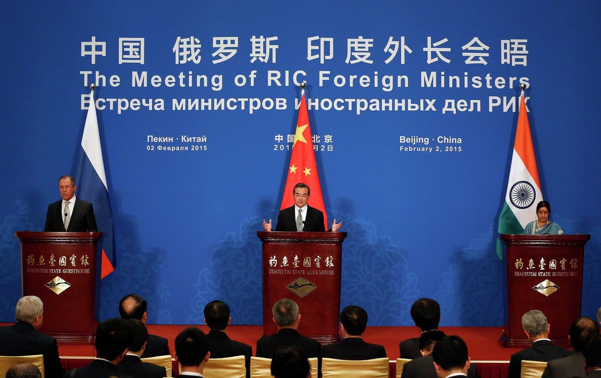 中国“大三角战略”已成！放下俄罗斯和印度，拥抱东盟与海合会早年俄罗斯撺掇中俄