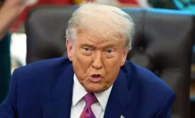 特朗普扬言“轰炸北京”？很多人以为这是美军即将动手的战争信号。错了！真相是，这恰