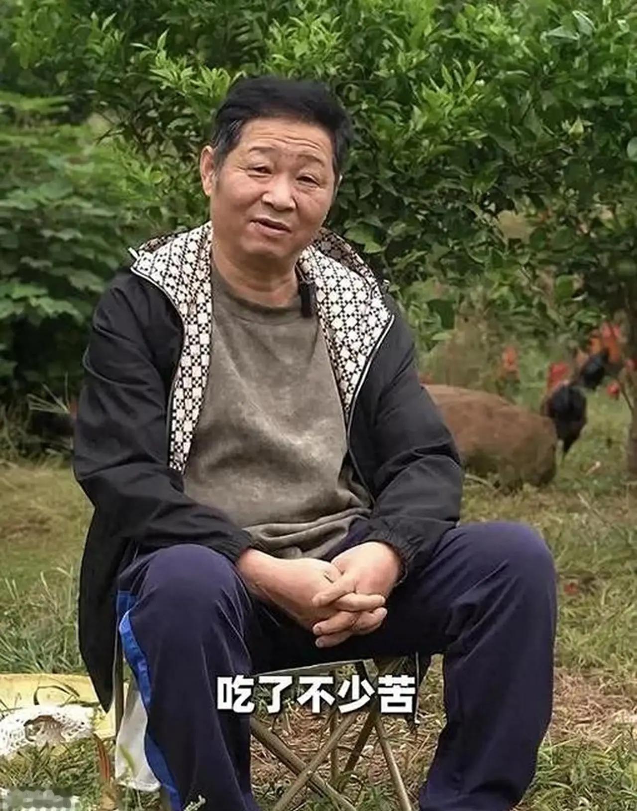 三德子赵亮真让人心疼！放着好好的演员不做，一头钻进深山养鸡，可钻进去就出不来了。