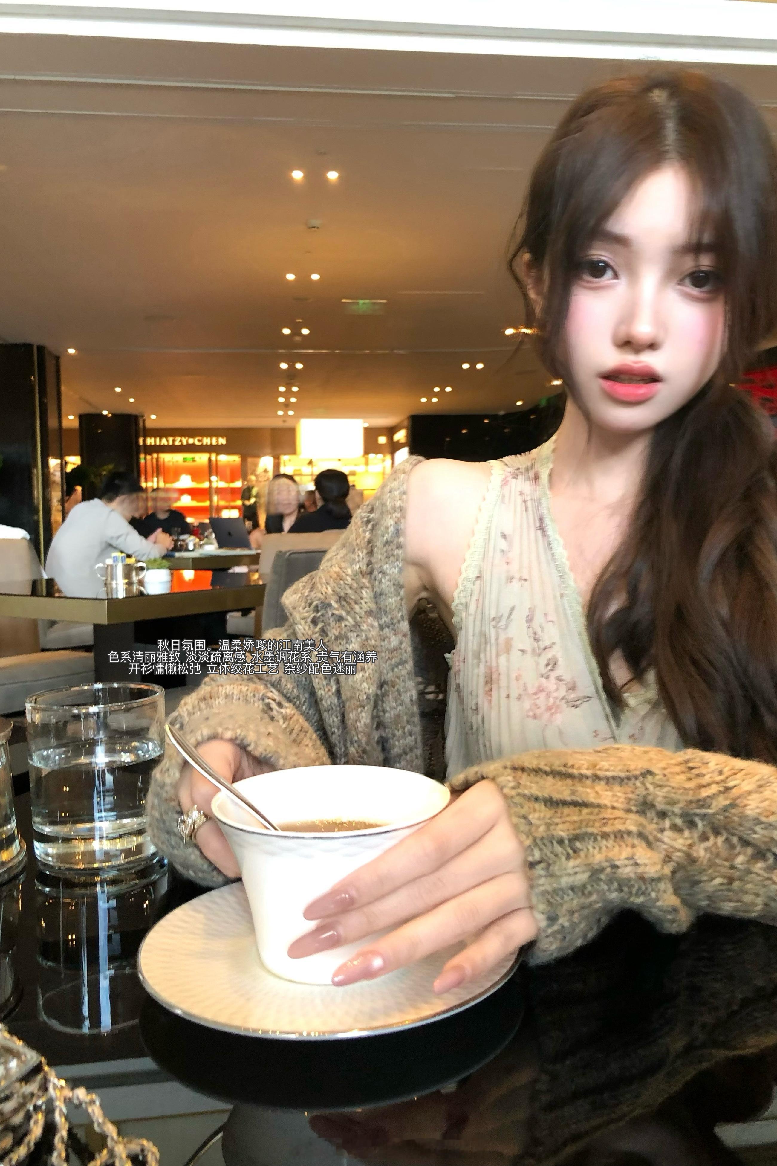 🫧🍈喜欢的中式氛围。清冷娇俏绞花毛衣的慵懒氛围软糯糯滴裙子版型一眼定不规