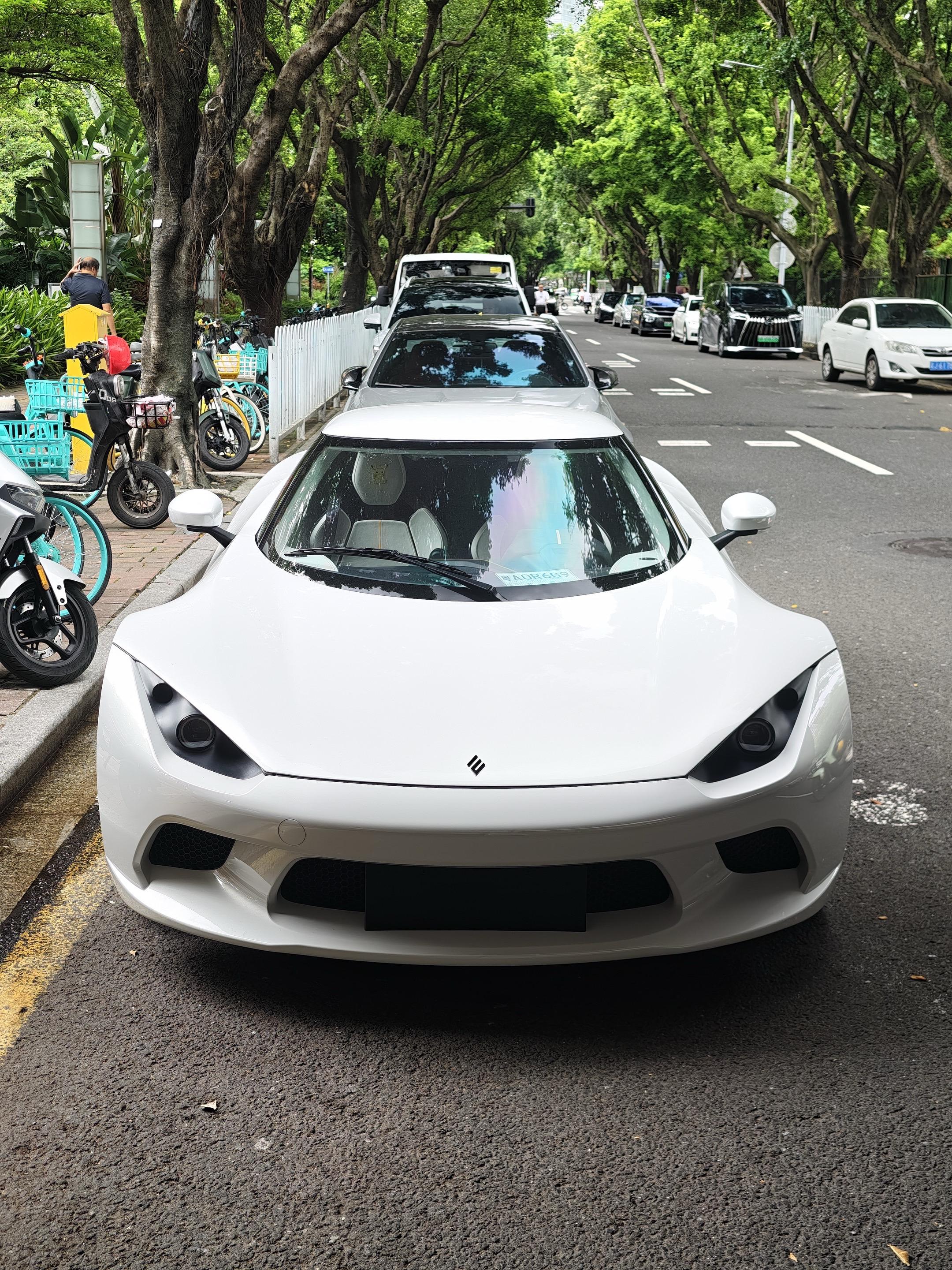 羊城首台上路的小跑车SC01，实车比图片好看太多了