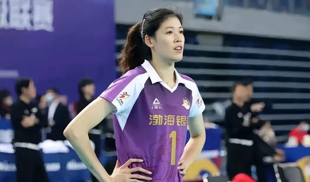 中国女排主帅赵勇指出，李盈莹是球队进攻效率的关键支柱。其进攻火力稳居队内榜首，实