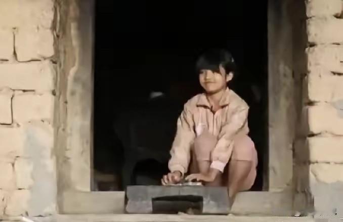李勒优学历被扒，真正炸的是晋妈那十几万！我原以为是个大雷。点开一看，民办专科