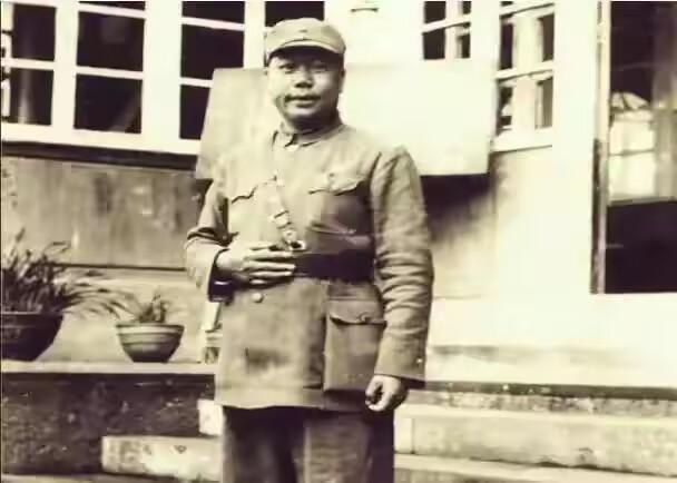 1946年12月，霍揆彰在云南昆明暗杀了著名爱国人士李公朴和闻一多后，激起了全国