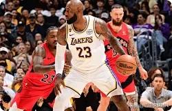 湖人队早就有3巨头了，都应该像打猛龙这样打球！詹姆斯，03年状元啊，17中9