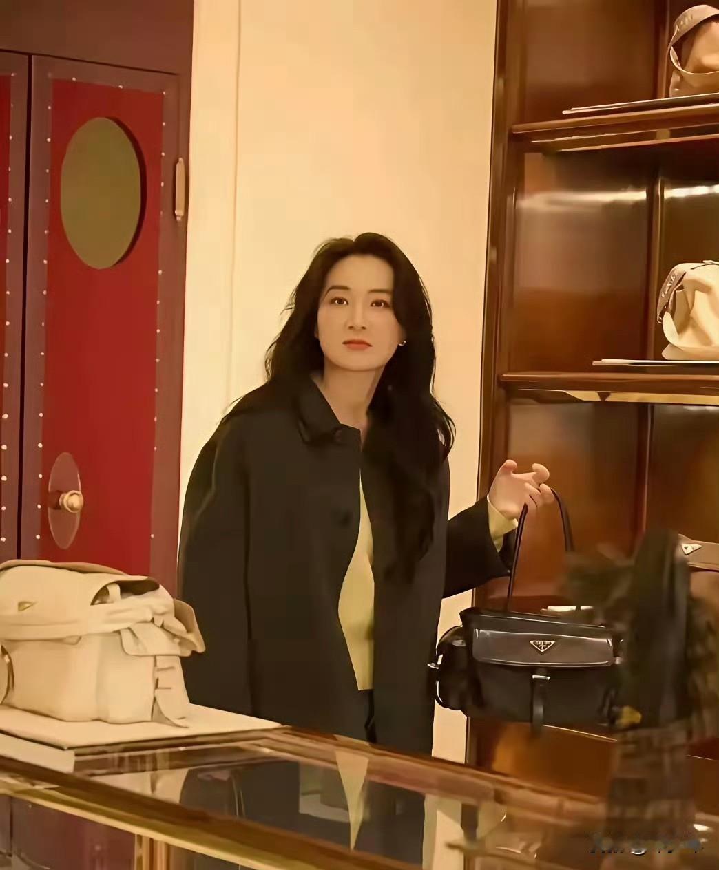 这还是那个可爱又搞笑的贾玲吗？现在已经和原来完全是两个人了！为了一部《热辣滚烫》