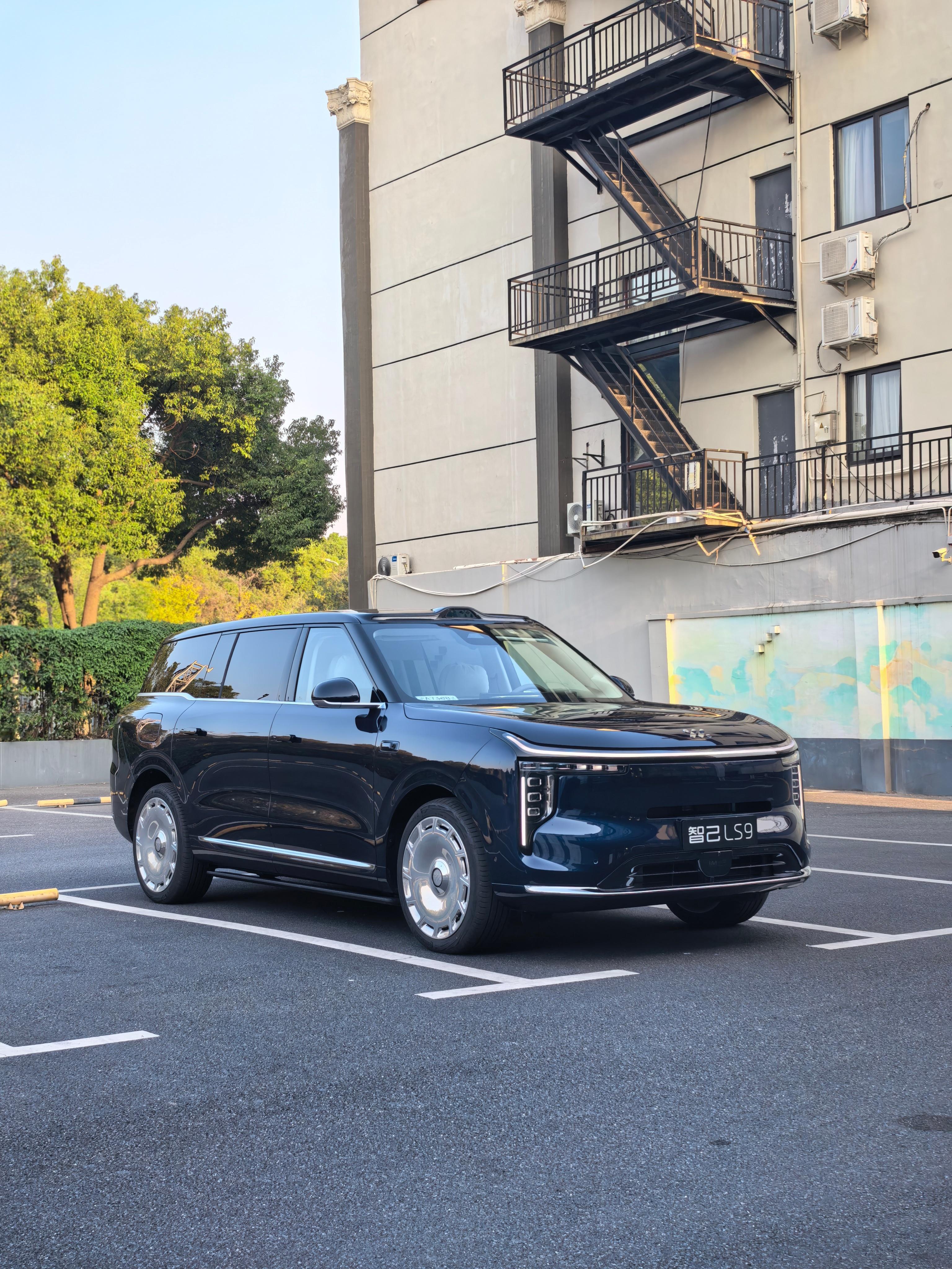 未来几天，与智己LS9相伴看它能否真正驾驭上汽旗舰的名号这台车，大家有哪些关