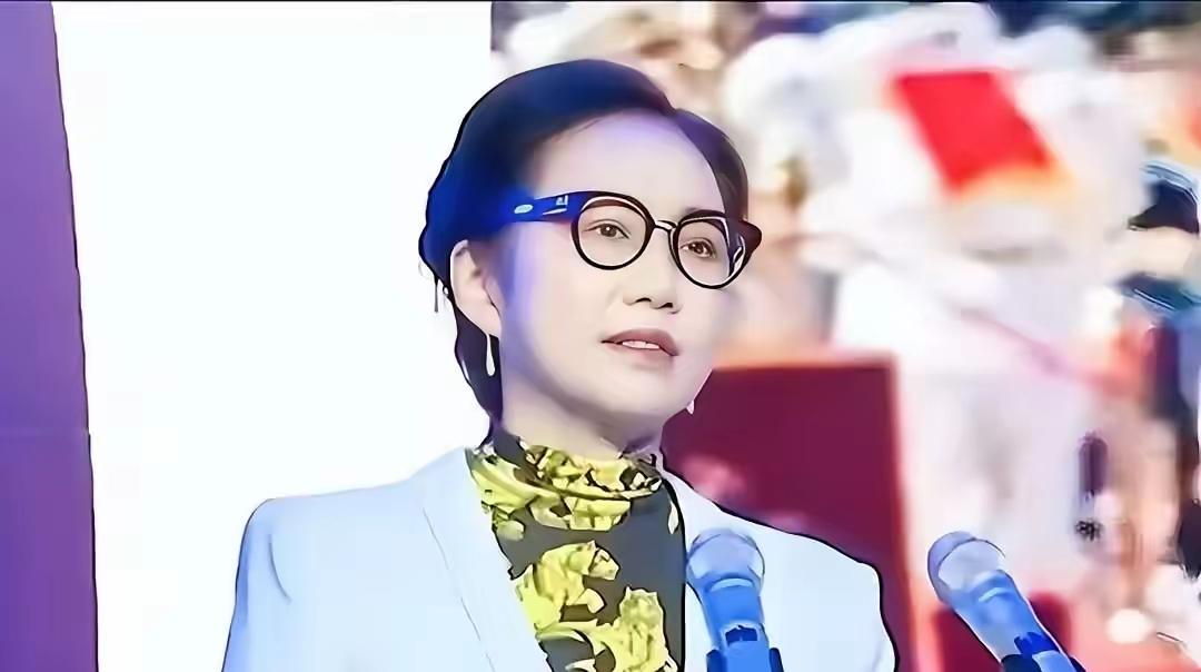 都说周晓萍这次是昏了头，我把她这些年怎么一步步走过来的捋了一遍，才明白，她不是昏