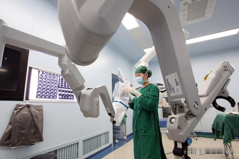 30多岁的小伙子，上至89岁的老人。印象最深刻的是一位84岁老人，春节