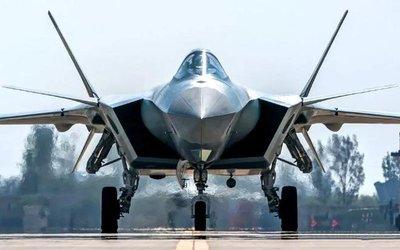 说一个对美国非常残忍的事! 以现在的技术水平,9架F22才可能击落一架不带无