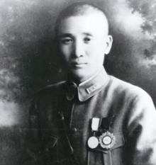 1949年，张治中因家中困难，便让儿子去傅作义家借钱，傅作义听后立即拿出500银