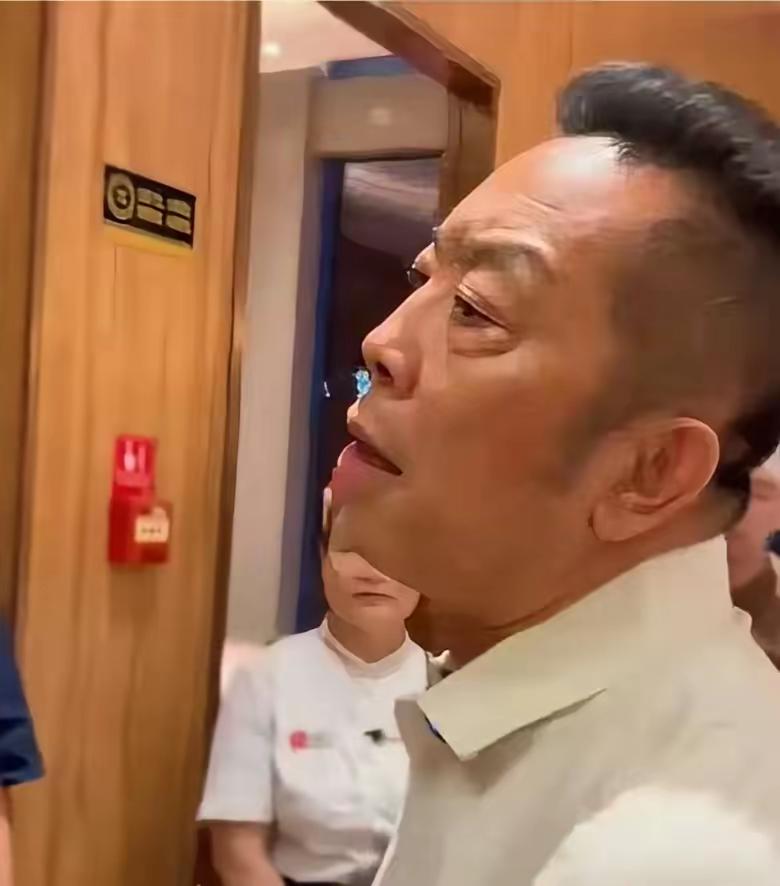 西贝要是真撑不下去，那也一点儿不意外。你想啊，二十块钱一斤的冻牛肉，放了不