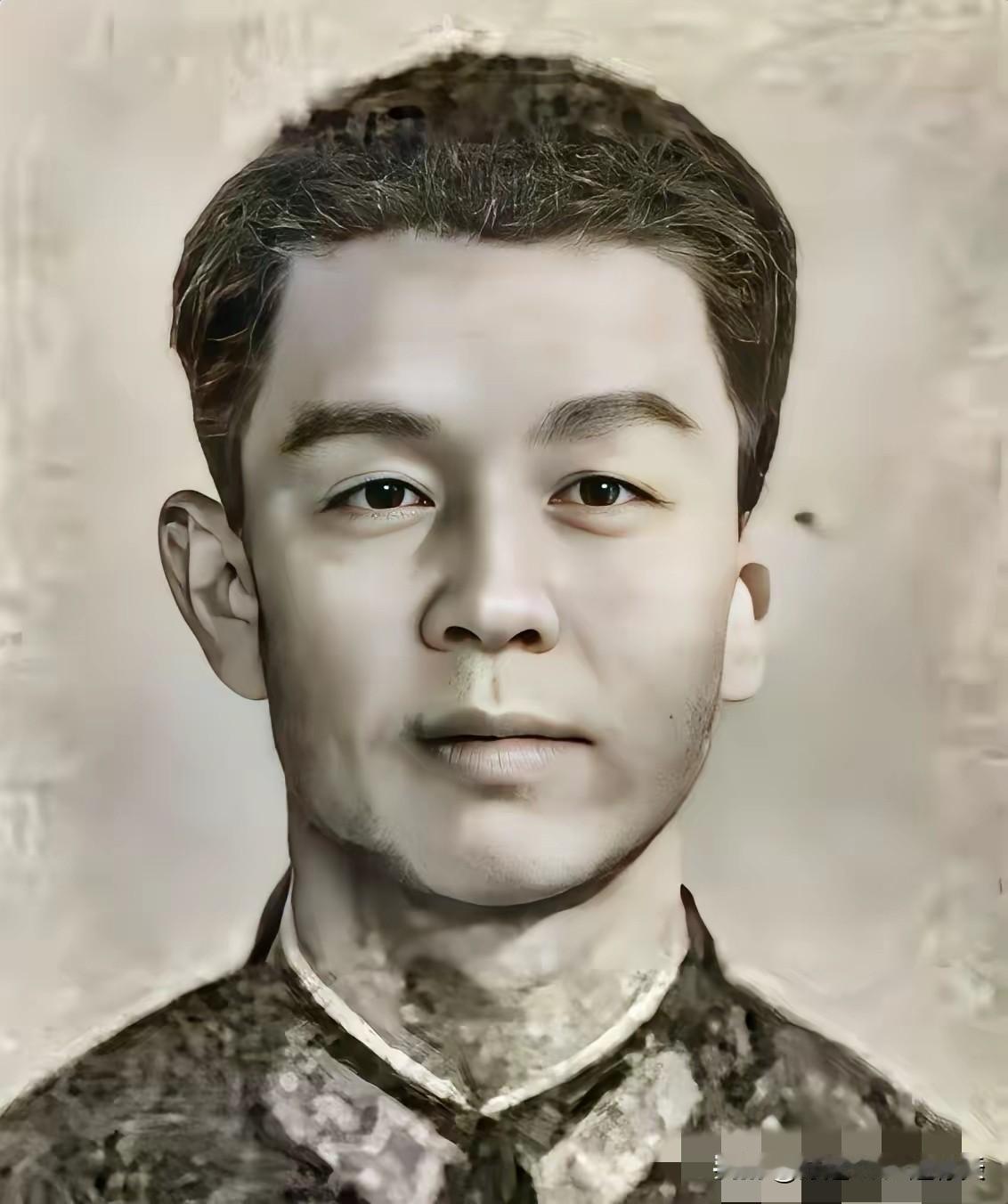 1979年，对越自卫反击战中，李庆海在护送师部首长突围后，又杀了回去，这时，一颗