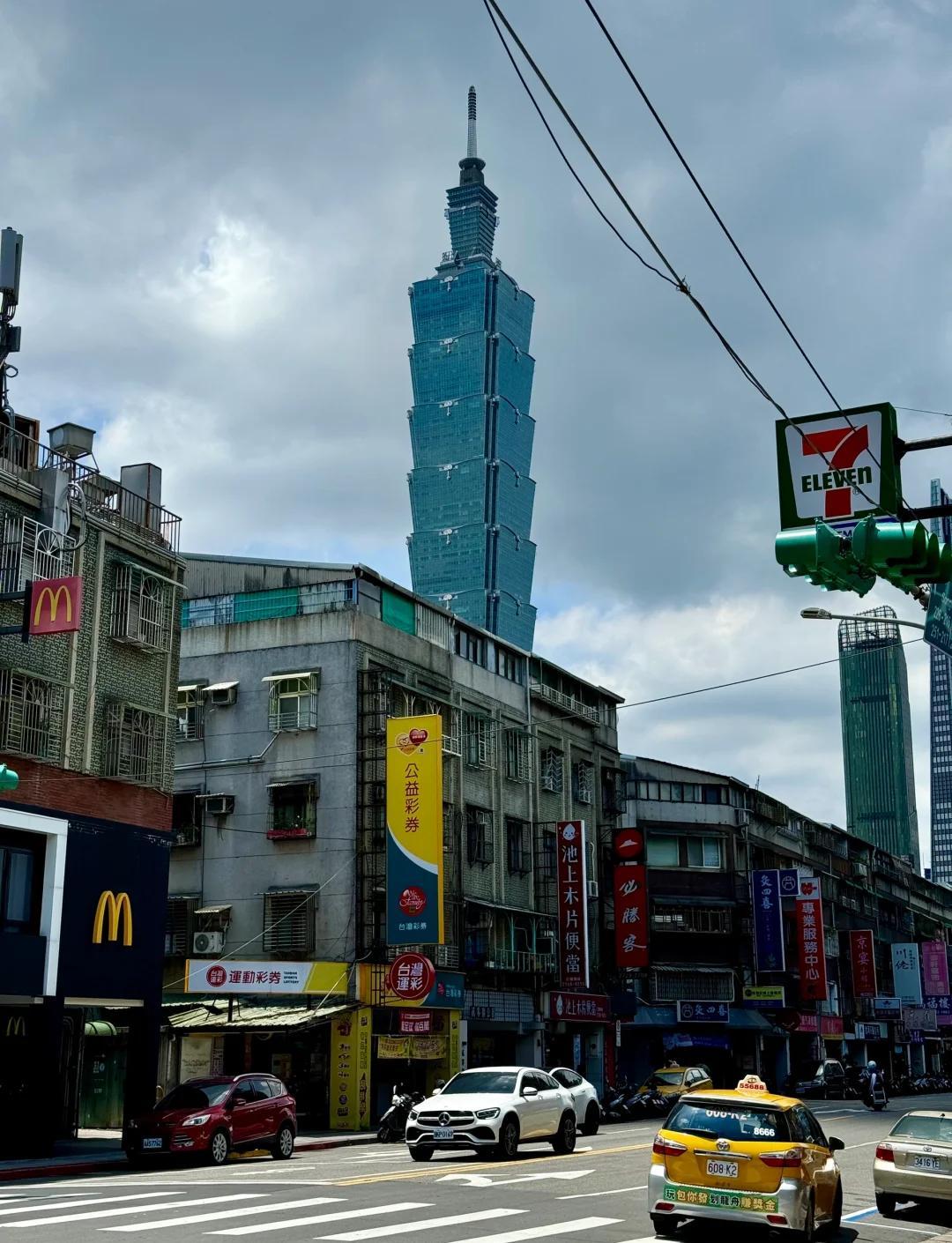 有大陆媒体报道称，台湾餐饮业劳工平均月薪3.9万新台币，按照购买力计算，相当于大