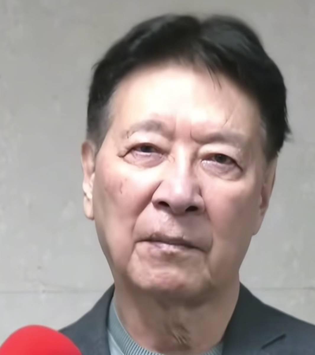 赵少康这句“想把自己的血液都换了”，听得我后背一凉。这话不是在骂人，是在戳一个