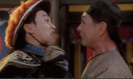 1993年，王晶开始筹拍电影《九品芝麻官》，可“李公公”一角找不到合适的人来演。