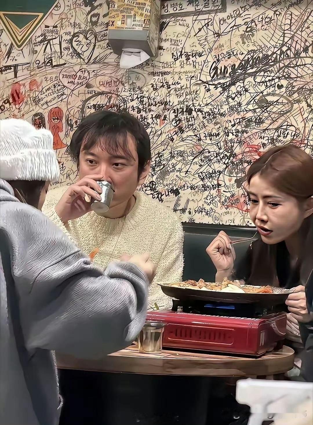 王思聪头发掉得那么多，面色也不算太好，看起来亏得很厉害的样子！