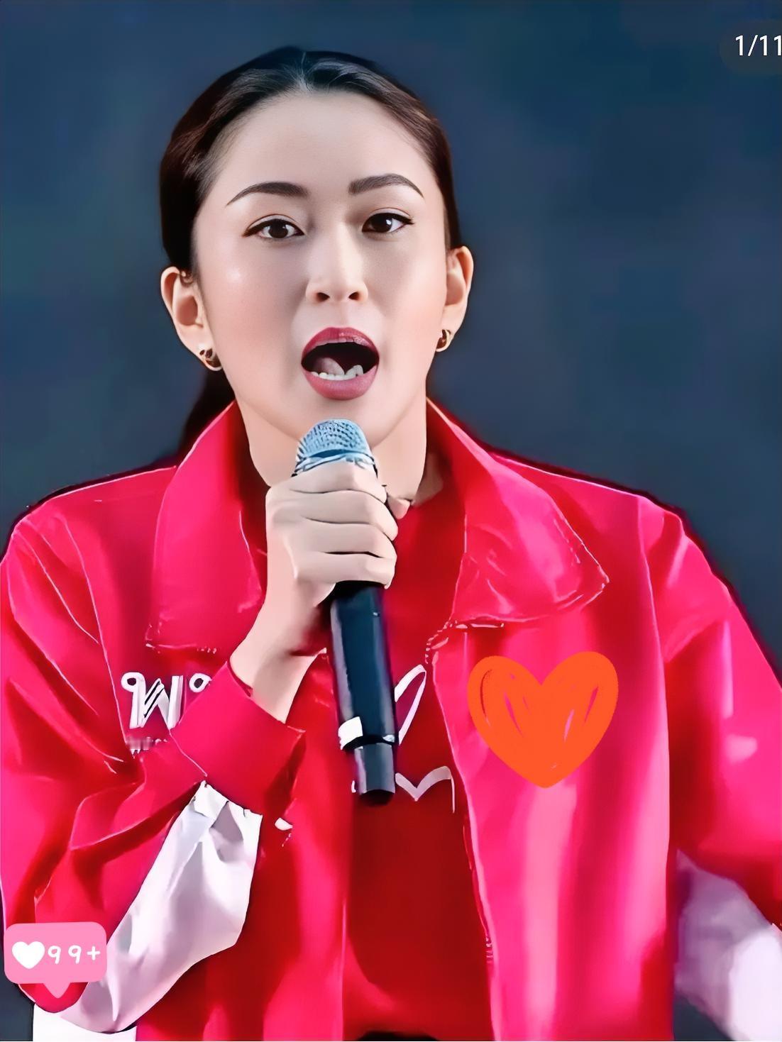 泰国这出大戏，看得人直想笑，又觉得背脊发凉。佩通坦，那位被捧上天的“公主”，