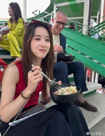 章泽天又晒美照了，这么多年没咋变啊<span class="url-i...