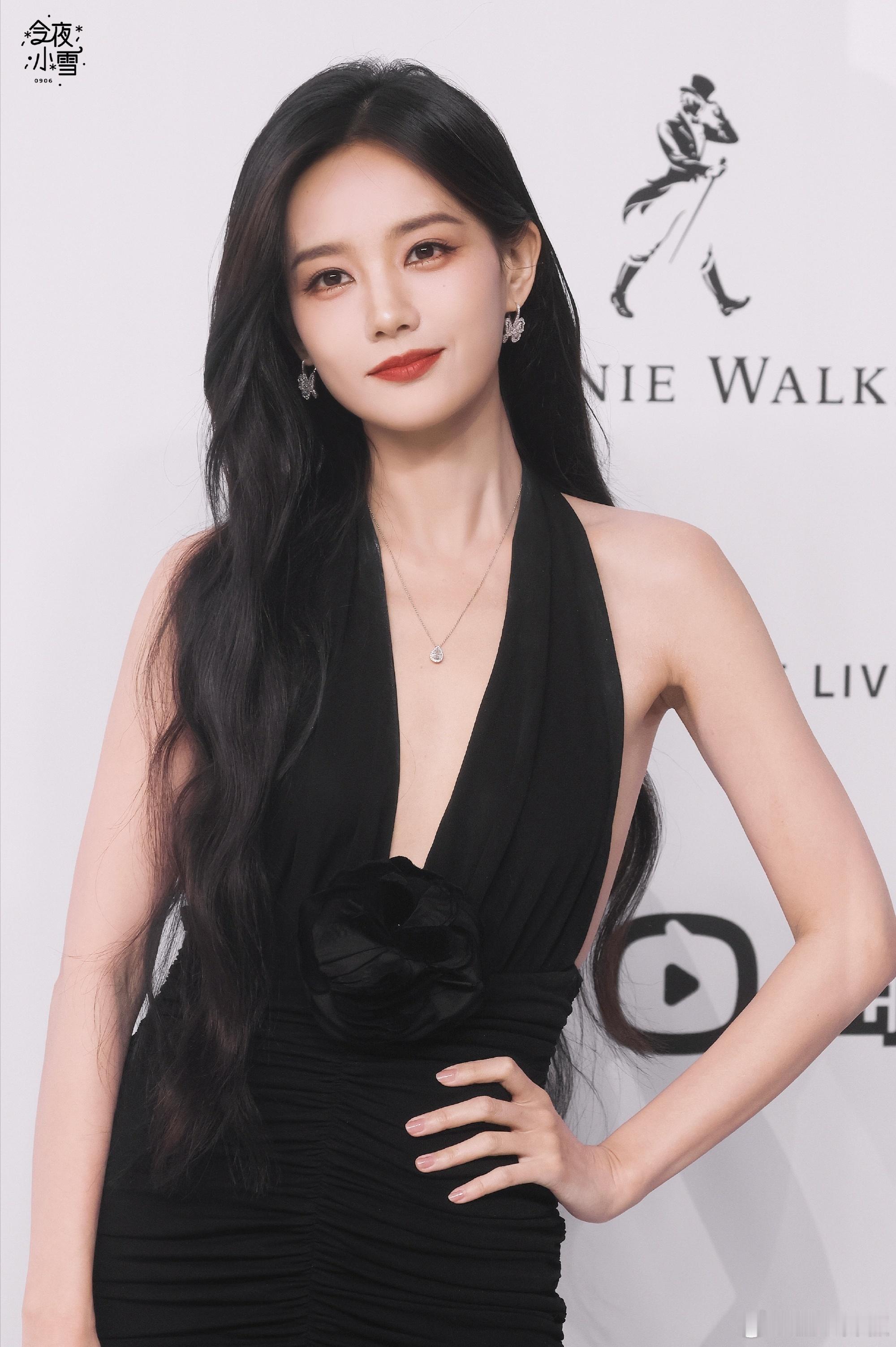 李一桐的眼睛是怎么长得笑起来真是月牙弯弯🥰好美啊
