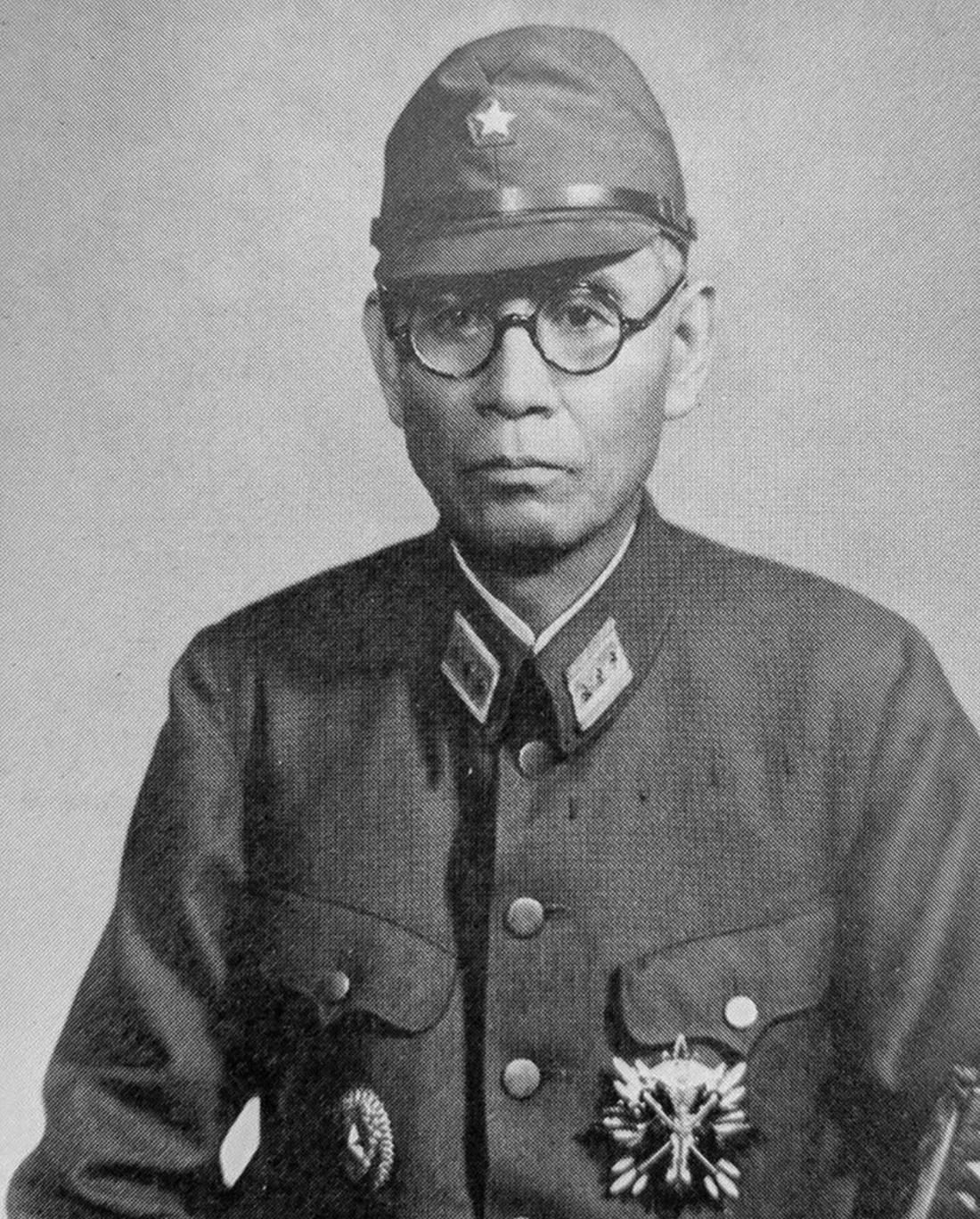 1949年1月26日，南京军事法庭对侵华日军总司令冈村宁次进行公审，并宣判其无罪