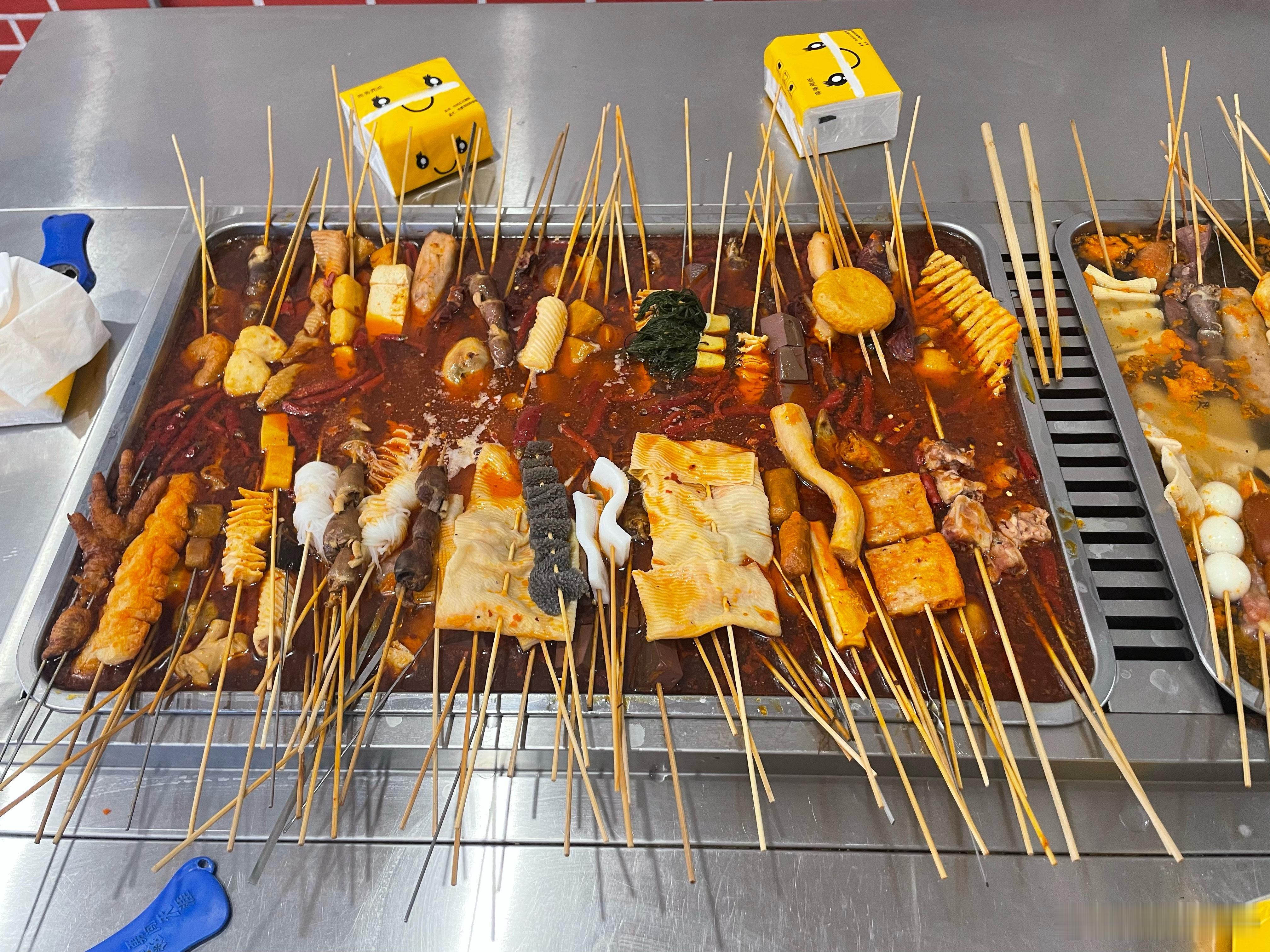蹭一顿麻辣烫，弥补了一下昨天的创伤。​​​