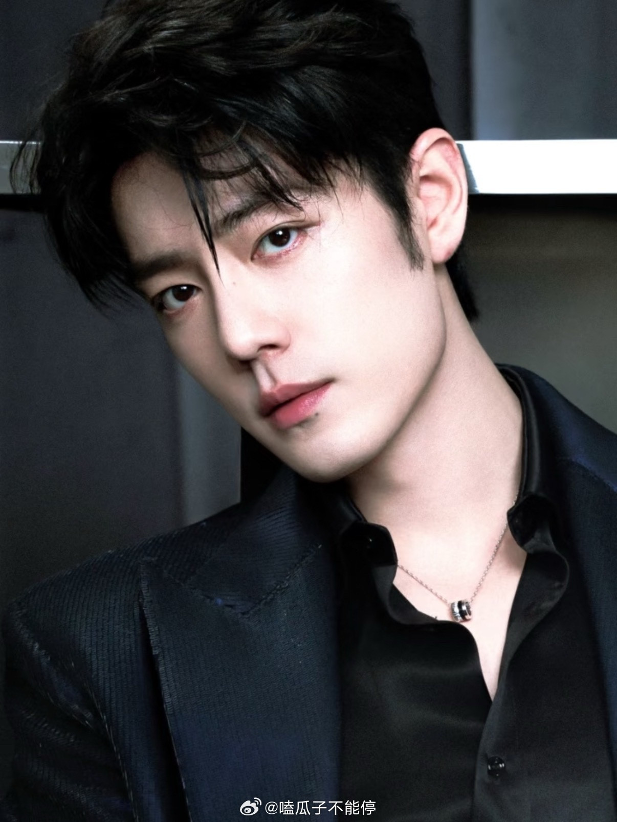 魏大勋青岛进组十日终焉魏大勋也进组十日终焉了，有点期待肖战和魏大勋两位帅哥的同框