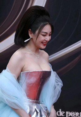 葛晓倩，这是不可能翻篇了，揪着张雨绮又开始360度往死里锤啊！沉浸一段的张雨绮