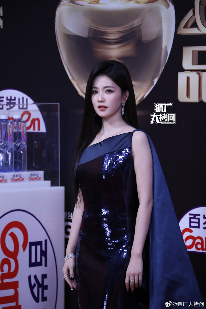 白鹿黑长直新高定白鹿黑长直品质盛典造型白鹿黑长直品质盛典造型