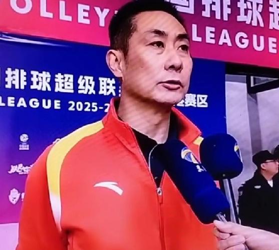 球迷们应该都知道，天津女排目前最强的阵容就是，主攻，娜塔莉娅，刘美君副攻，马