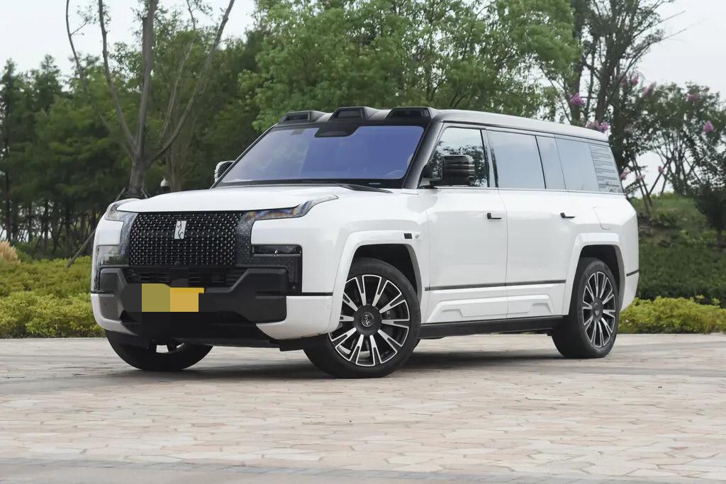 仰望U8L国产大型全尺寸行政SUV上市仰望U8L上市仰望U8L来自比亚迪汽车
