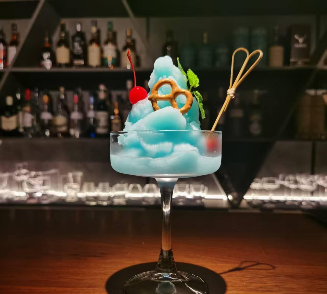 【看新开店面，说社区需求】聊到天津的经济，我辈都是垂头丧气。但可能，我们只是很