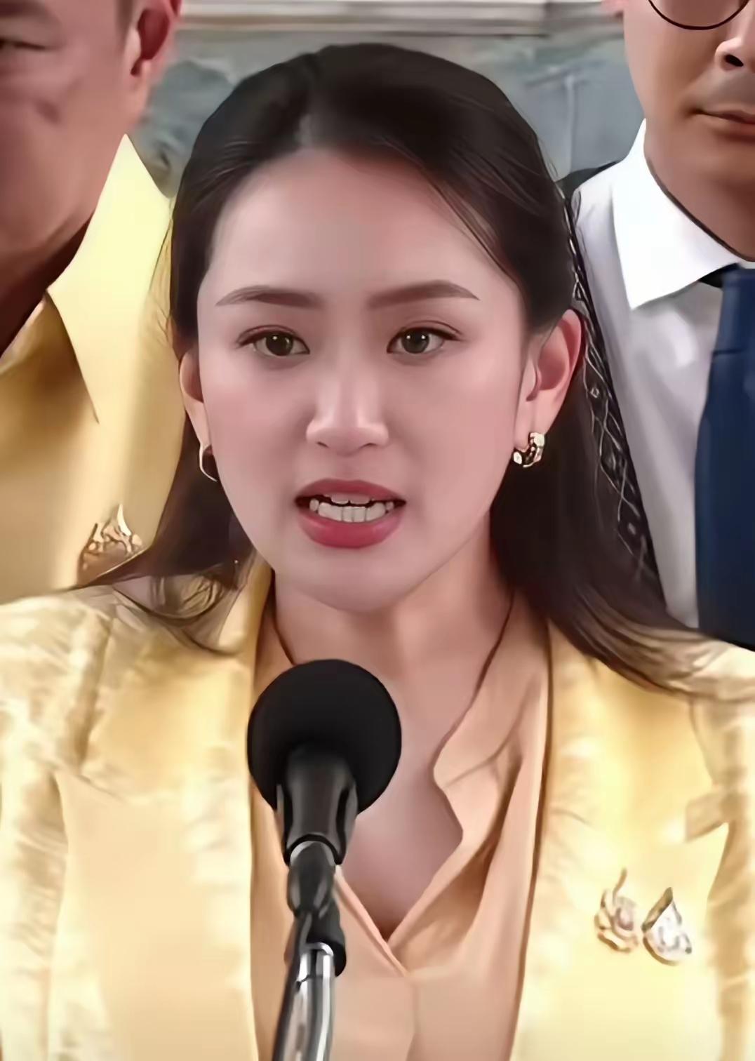 就在刚刚佩通坦回应了被解职的事！8月29日，泰国宪法法院裁定解除佩通坦总理