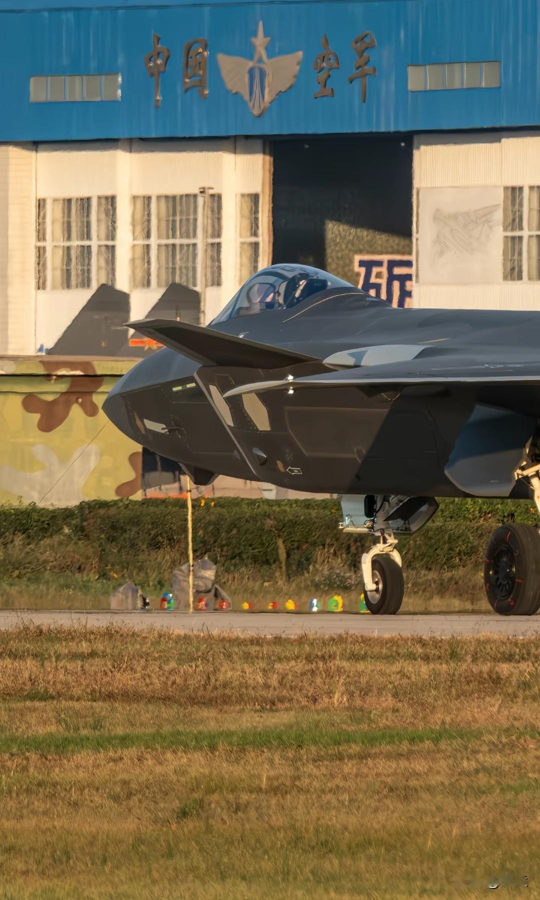 【歼20近距离高清，极限画质！帅！】