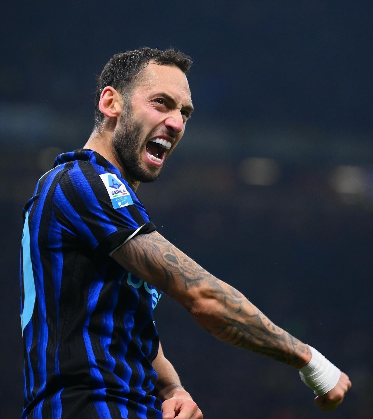 【伤病动态】根据天空体育记者马尔凯蒂的消息，恰尔汗奥卢今天会进行医学检查以确认受