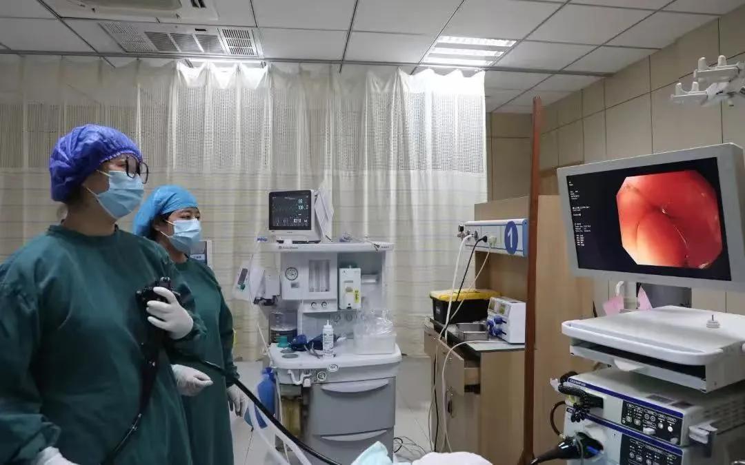对医学感兴趣的，我最近跟浙大的几个老师聊过。他们说，医学现在其实还是挺卷的。