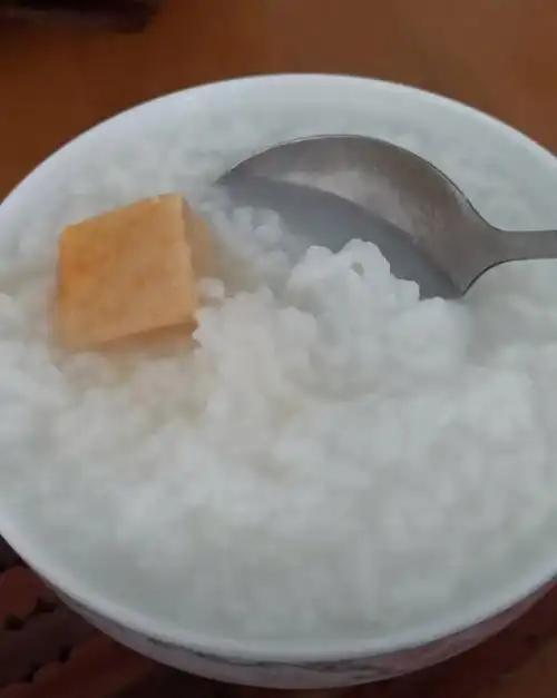 成本低到极致又营养丰富的一日三餐究竟该怎么吃？ 馒头配咸菜，盐水捞挂面，白菜