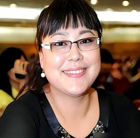 1600块一集嫌少不想演，两年后直接飙到15万一集。当年拍《金婚》，剧组开价