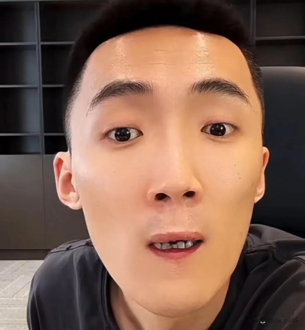 李舒克透露方丈过两天回来直播第一件事肯定是上驴家大院合体卖玛卡，玛卡代言人井玉坤