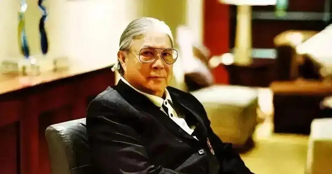 朱玲玲这事确实有点意思。离婚十九年，每周三还回霍家吃饭。当初霍震霆就提了这么