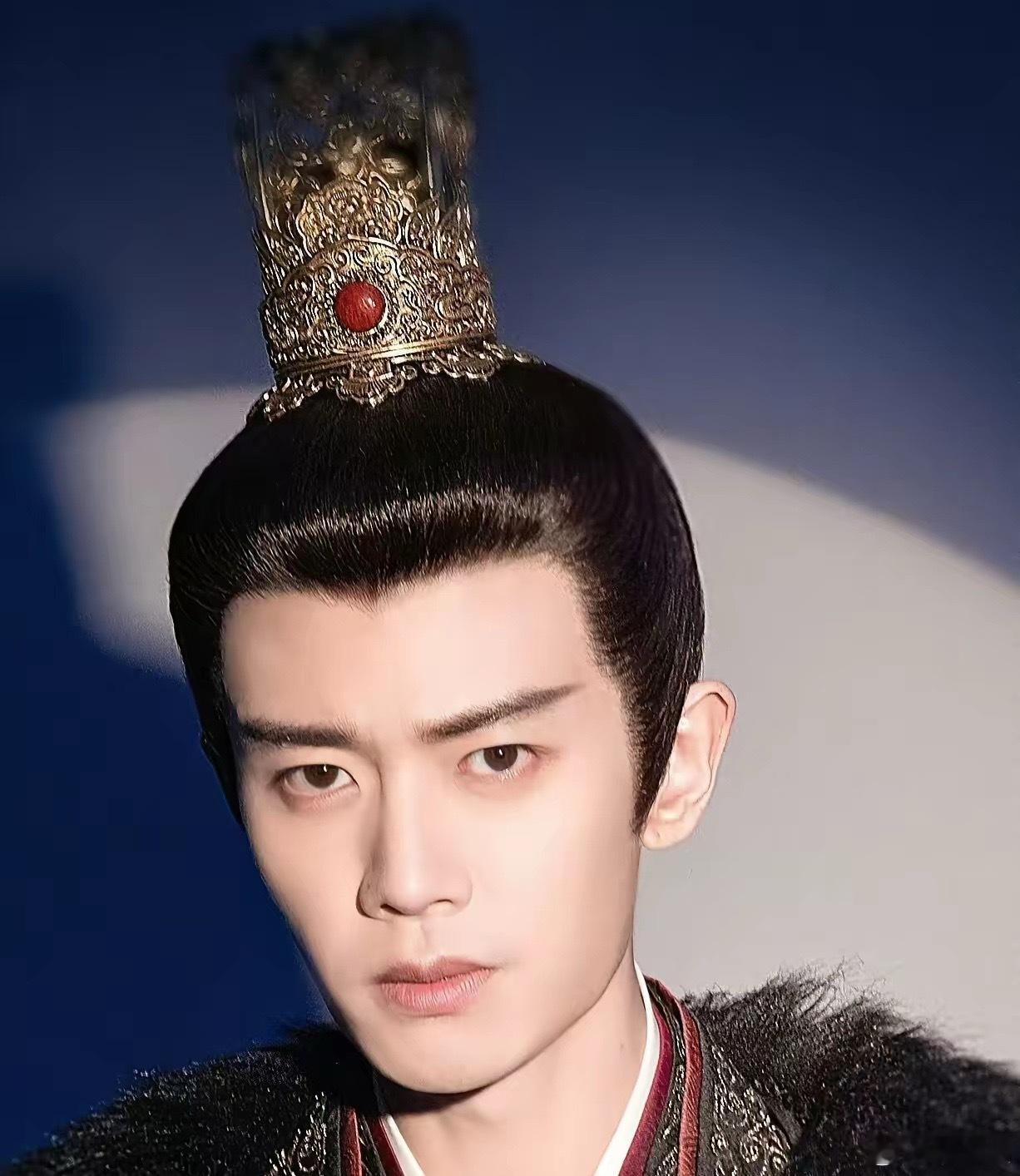 任嘉伦啊任嘉伦抱歉啊，我真弃剧你的“凤凰台上”了不是因为你变样了本来是带着对任嘉