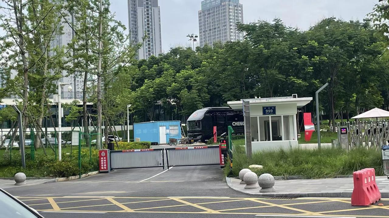 成都蓉城做好这三件事可以最大程度消除不续约徐正源带来的影响！一、尽快确定主教练