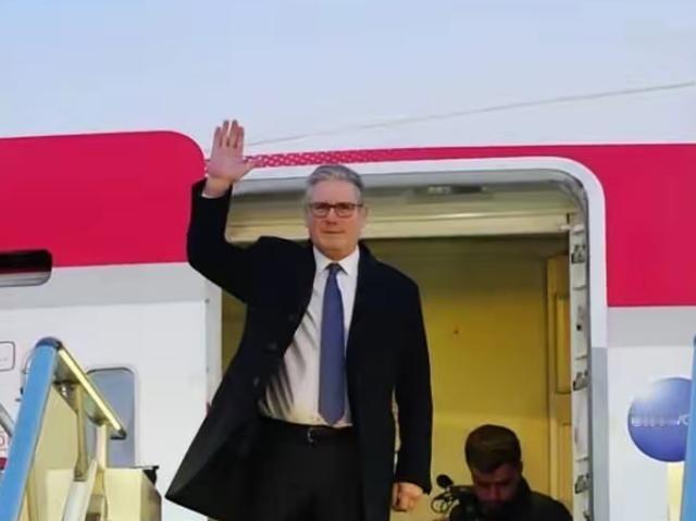 英国首相斯塔默“投喂”给了世界三句话！第一句：中国不是“正在崛起”，是“