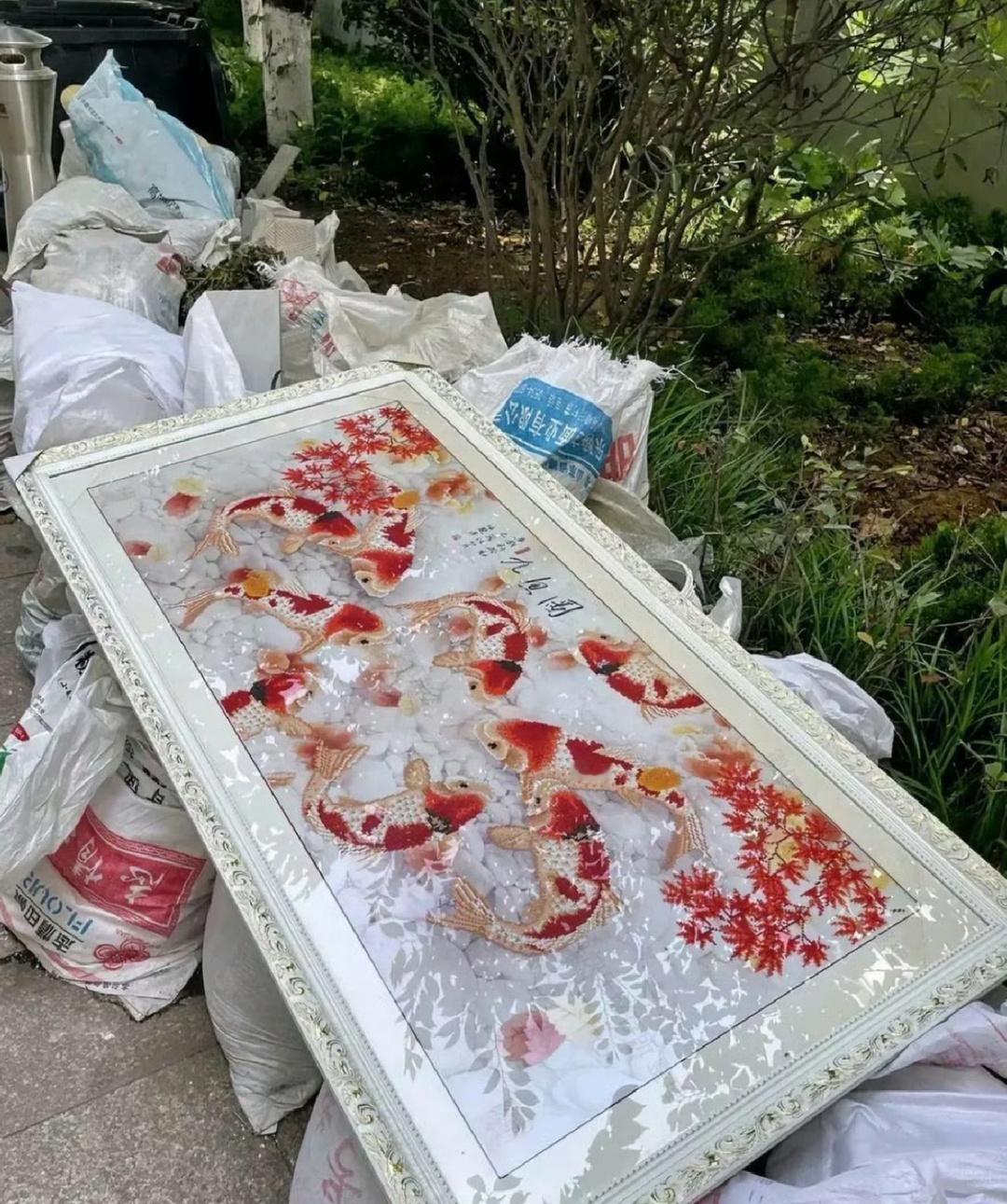 垃圾堆里的十字绣，要捡回家吗？[并不简单]​​​