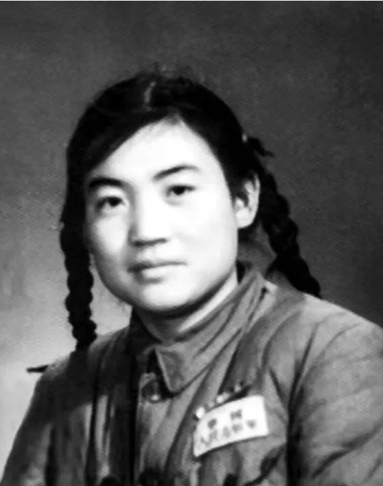 1994年，“英雄儿女”解秀梅因脑梗住院，欠下3万元医疗费，在医院准备停止治疗时