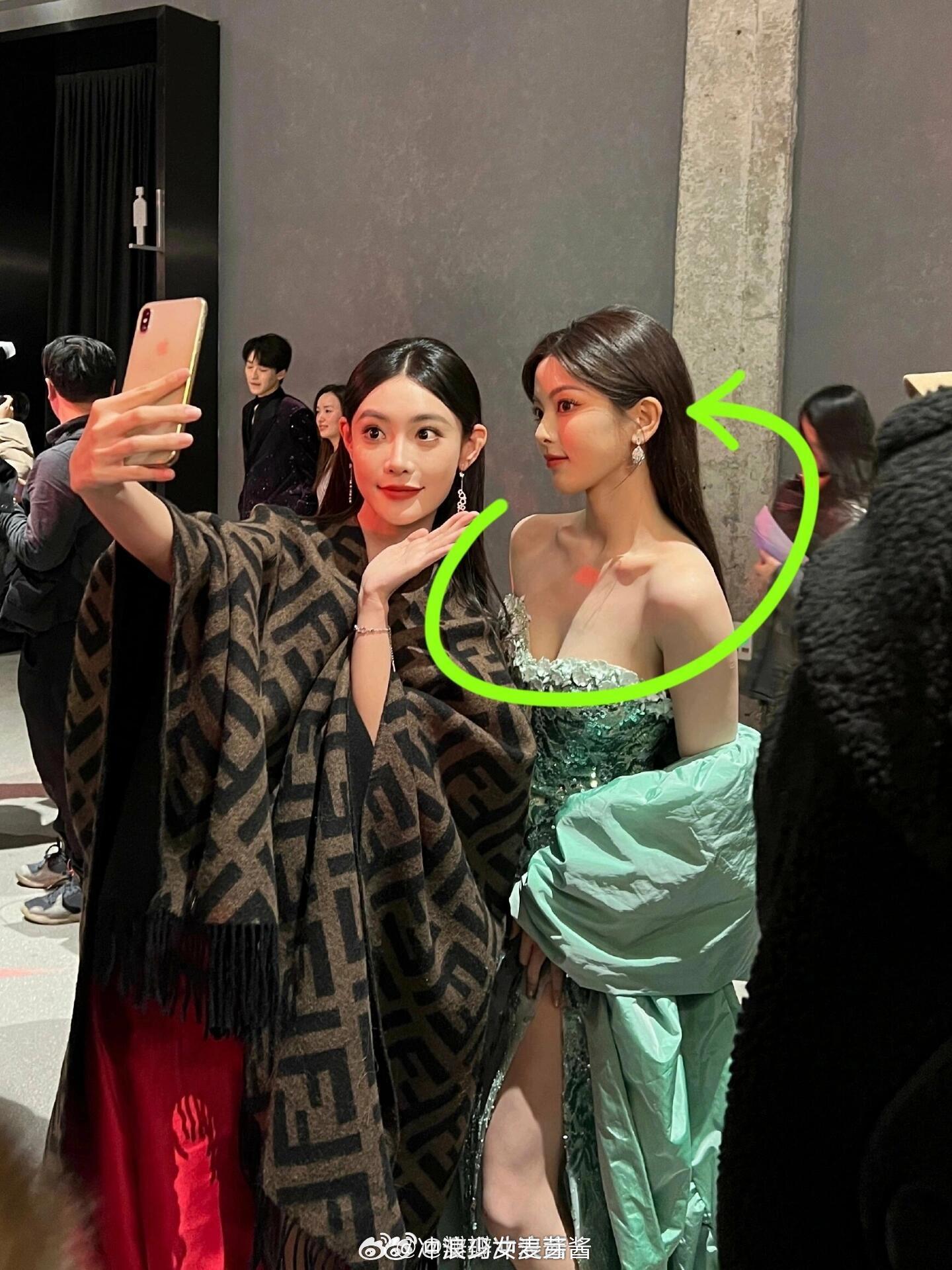 突然理解美女为啥要看生图了！！！​​​